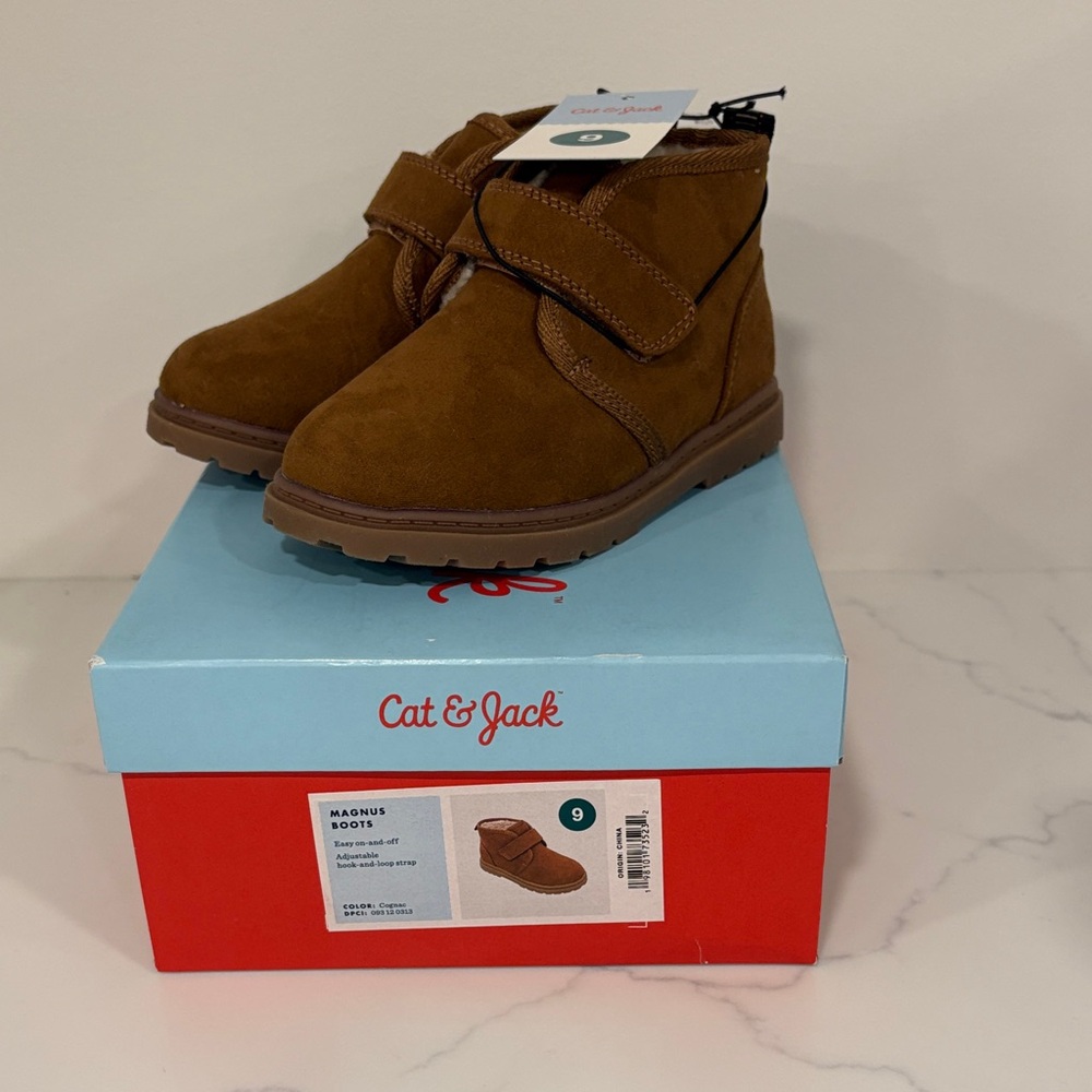 Cat & Jack Magnus Boots